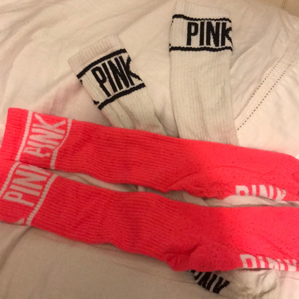 VS PINK SOCKS